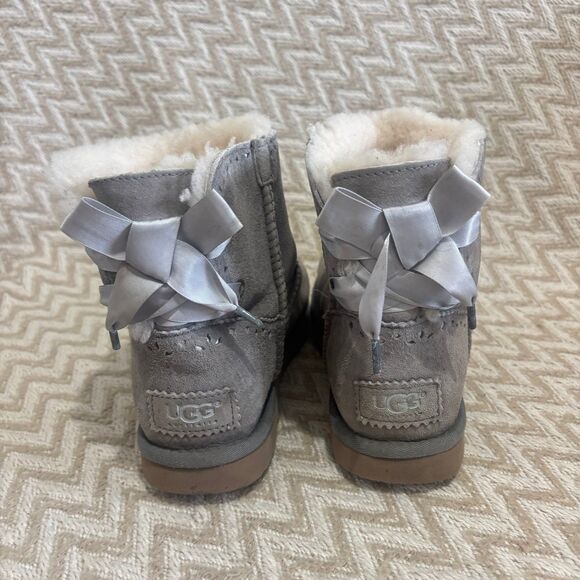 UGG Australia Women's Dixi Flora Perf Suede Sheepskin Boots Gray Size 6 - Picture 6 of 12